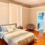 Historic Downtown 3Bdr With Pool Table